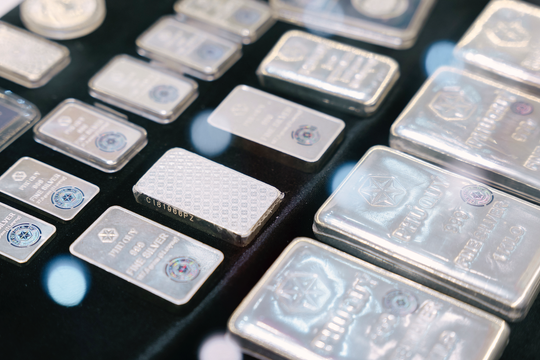 Giá bạc quay đầu giảm trong phiên đầu tuần