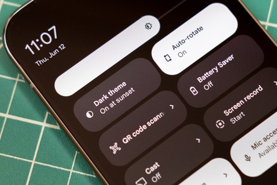 Android 16 sắp có cập nhật lớn: Dark Mode thế hệ mới và đồng bộ màu icon