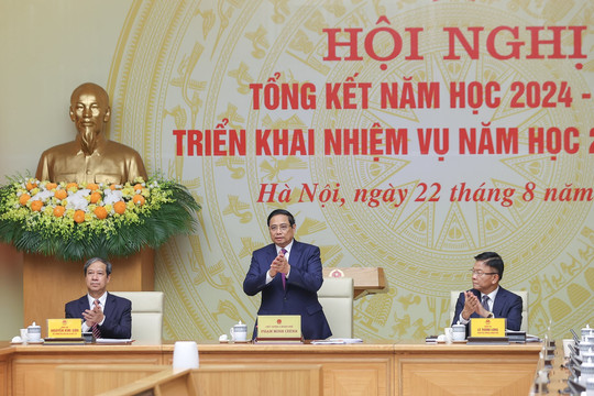 Nâng cao chất lượng phát triển năng lực số,  từng bước đưa Tiếng Anh trở thành ngôn ngữ thứ hai trong trường học