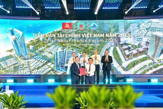 Vietcombank và UBND TP. Đà Nẵng hợp tác phát triển dịch vụ tại Trung tâm Tài chính Quốc tế Việt Nam