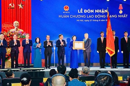 Tổng Bí thư Tô Lâm dự lễ kỷ niệm 80 năm thành lập Bộ Nội vụ