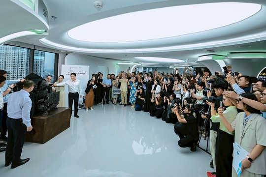 Tượng Satoshi - "cha đẻ" Bitcoin thứ 5 trên thế giới chính thức về Việt Nam