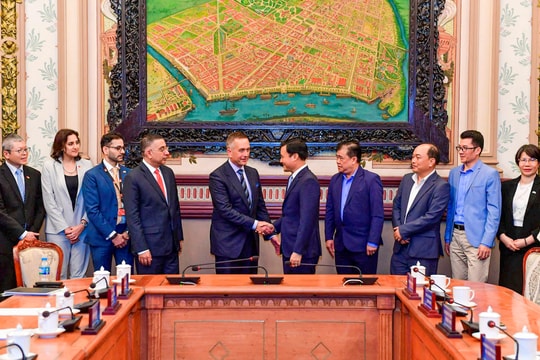 Tiếp tục đồng hành triển khai giải pháp giao thông công cộng thông minh, thúc đẩy thanh toán không tiền mặt cho TP. Hồ Chí Minh