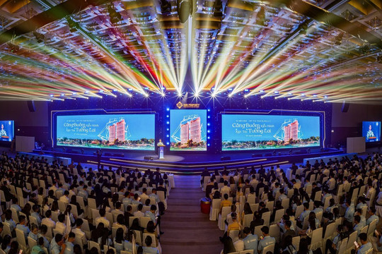 Lễ ra quân 2 tòa tháp mới Blanca 6&7 thu hút hàng nghìn chuyên viên kinh doanh tham gia