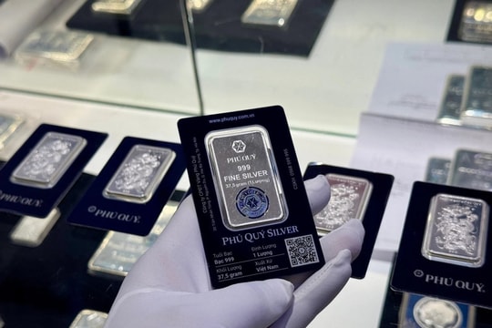 Giá bạc thỏi vượt mốc 45 triệu đồng/kg