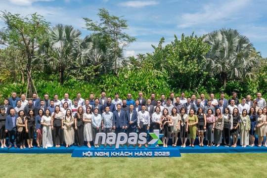 NAPAS vinh danh các đơn vị trung gian thanh toán tại Hội nghị khách hàng 2025
