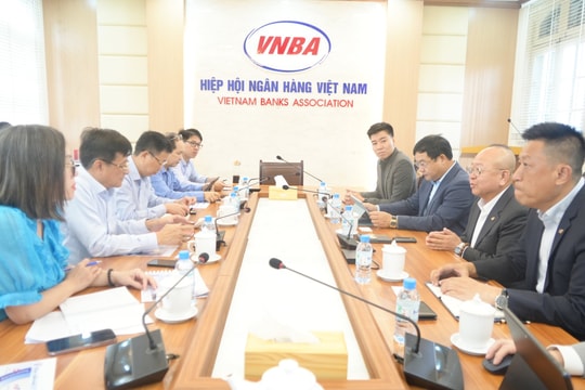 Hiệp hội Ngân hàng Việt Nam làm việc với Công ty Dịch vụ Tài chính VTeam nhằm thúc đẩy hoạt động bao thanh toán