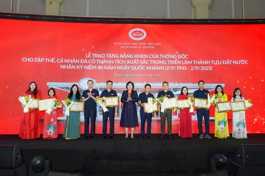 Vinh danh tập thể, cá nhân ngành Ngân hàng tại lễ tổng kết Triển lãm thành tựu Đất nước