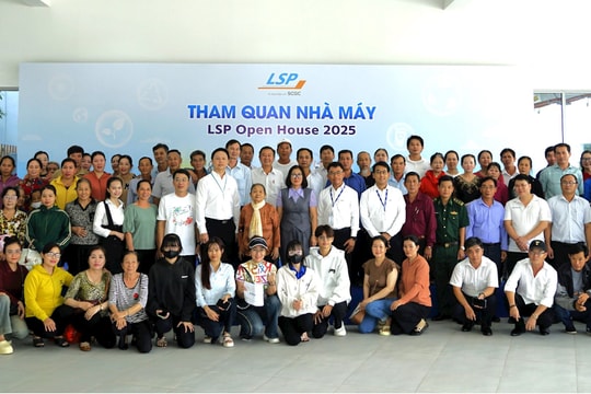 Tổ hợp hóa dầu hơn 5 tỉ USD chào đón người dân địa phương đến tham quan