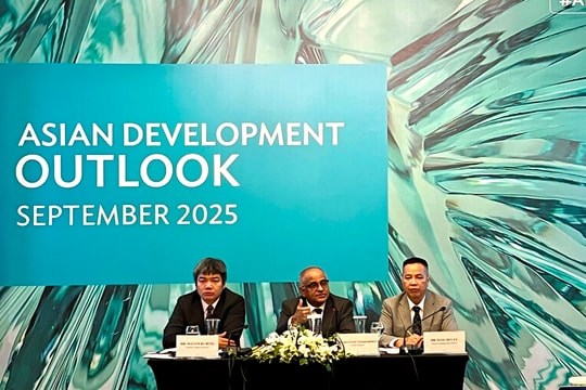 ADB nâng dự báo tăng trưởng kinh tế Việt Nam năm 2025