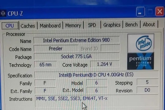 Một mẫu CPU Intel cực hiếm bất ngờ xuất hiện
