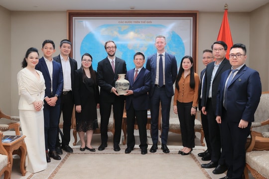 Tether tiếp kiến Phó Thủ tướng Hồ Đức Phớc, đề nghị đầu tư vào Việt Nam