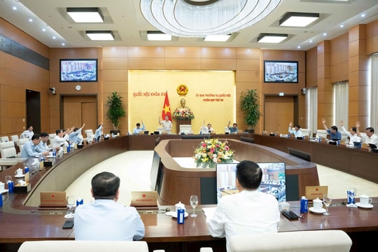 Ủy ban Thường vụ Quốc hội thông qua nhiều Nghị quyết quan trọng