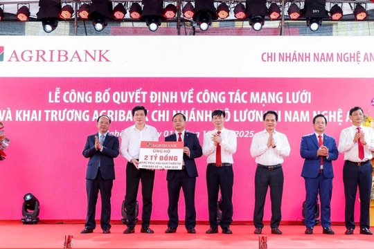 Agribank đồng hành cùng khách hàng và người dân khắc phục thiệt hại sau lũ