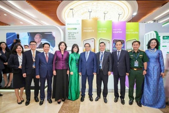 Lấy nhân dân làm gốc - lấy khách hàng làm trung tâm: Từ kim chỉ nam của Đảng đến vận dụng thực tiễn trong hành trình chuyển đổi số tại Vietcombank