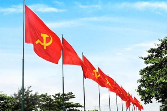 Quân đội Nhân dân vững bước dưới cờ Đảng quang vinh