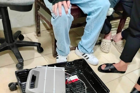 Bắt quả tang người nước ngoài sử dụng trạm BTS giả phát tán tin nhắn