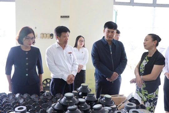 Agribank kịp thời hỗ trợ khách hàng, người lao động trên địa bàn Đà Nẵng và Huế bị thiệt hại do bão lũ