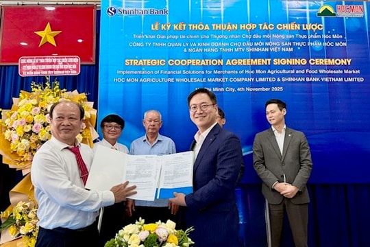 Ngân hàng Shinhan Việt Nam hợp tác cùng Công ty Quản lý Chợ đầu mối Nông sản Thực phẩm Hóc Môn