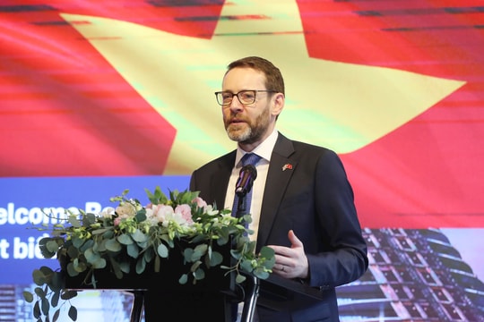 Vương quốc Anh tái khẳng định cam kết hỗ trợ thúc đẩy hiện đại hóa thị trường tài chính - ngân hàng Việt Nam