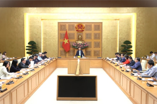 Phó Thủ tướng Hồ Đức Phớc: Kiên định mục tiêu kiểm soát CPI năm 2025 ở mức khoảng 3,3%