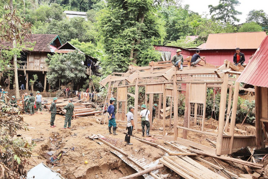 Triển khai "Chiến dịch Quang Trung" thần tốc xây dựng lại, sửa chữa nhà bị thiệt hại do thiên tai miền Trung