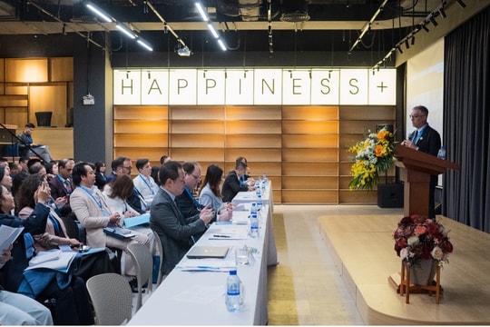 APEC Group tổ chức Tọa đàm quốc tế “Đào tạo 200.000 CEO – Kiến tạo kỷ nguyên mới”, hưởng ứng Nghị quyết 68-NQ/TW và Chương trình 10.000 CEO tinh hoa