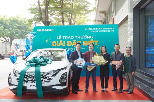 ABBANK trao giải thưởng lớn dành cho doanh nghiệp đồng hành cùng ABBANK Business