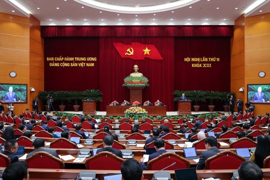 Ngày làm việc thứ nhất Hội nghị Trung ương 15, khoá XIII