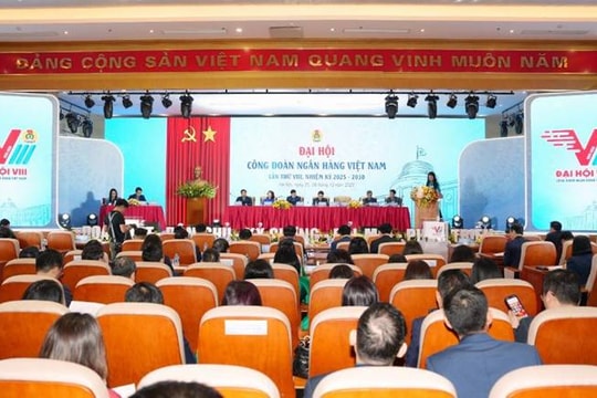Phiên làm việc thứ Nhất Đại hội Công đoàn Ngân hàng Việt Nam Lần thứ VIII, nhiệm kỳ 2025 - 2030 diễn ra nghiêm túc, dân chủ