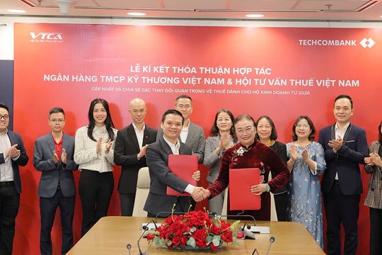 Techcombank hợp tác hội tư vấn thuế Việt Nam, hỗ trợ hộ kinh doanh chuyển đổi