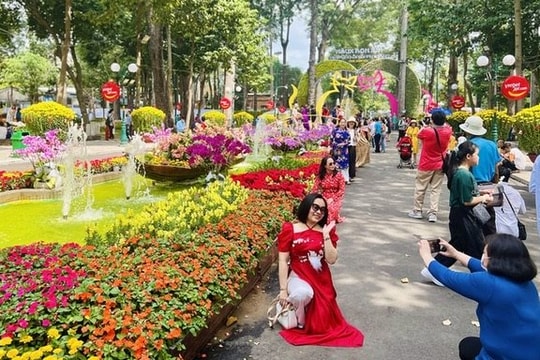 Thủ tướng Chính phủ yêu cầu thực hiện đồng bộ các nhiệm vụ bảo đảm phục vụ nhân dân đón Tết Nguyên đán Bính Ngọ 2026 an toàn, tiết kiệm, lành mạnh, vui tươi