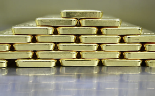 5 lý do lý giải giá vàng thế giới tăng vọt lên trên 5.000 USD/ounce