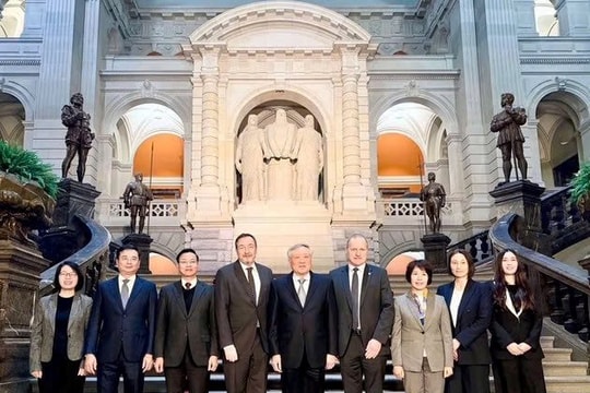 Phó Thống đốc Phạm Thanh Hà tham gia Đoàn công tác của Chính phủ tại Thụy Sỹ
