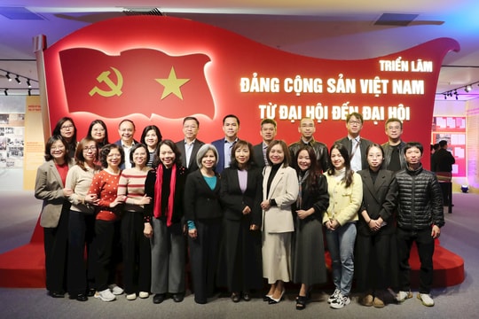 Chi bộ Cơ quan Thường trực Hiệp hội Ngân hàng Việt Nam tổ chức sinh hoạt chuyên đề gắn với Đại hội XIV của Đảng