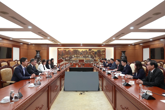 Bộ Tài chính làm việc với FTSE Russell về lộ trình nâng hạng thị trường chứng khoán Việt Nam