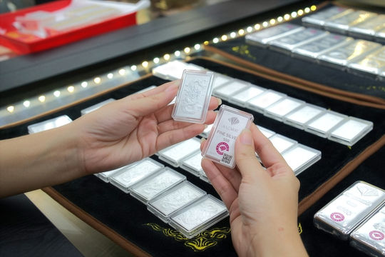 Thị trường bạc 2026: Thoát khỏi cái "bóng" của vàng, thiết lập trật tự mới