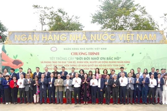 Ngân hàng Nhà nước tổ chức về nguồn, phát động “Tết trồng cây” và phong trào thi đua năm 2026 tại Tuyên Quang