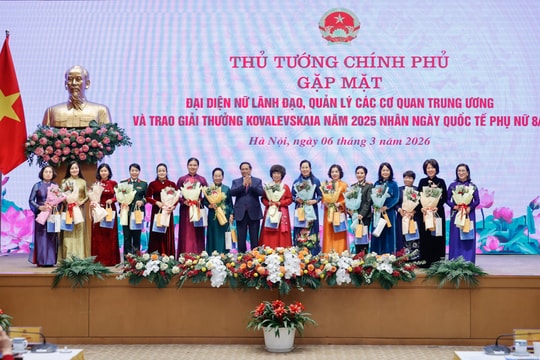 Thủ tướng: Phụ nữ Việt Nam là những người nỗ lực "thêu hoa, dệt gấm" làm nên kỳ tích mới