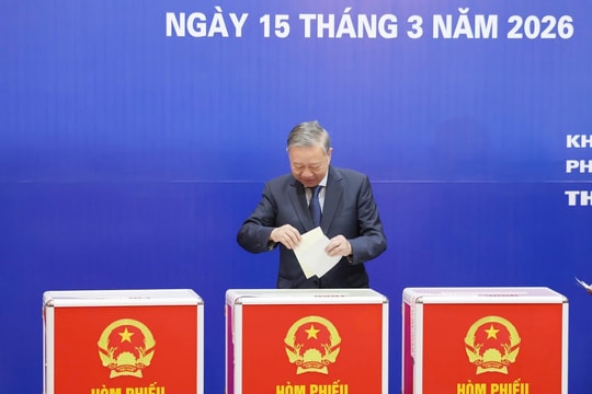 Chùm ảnh: Các đồng chí lãnh đạo Đảng, Nhà nước thực hiện quyền cử tri