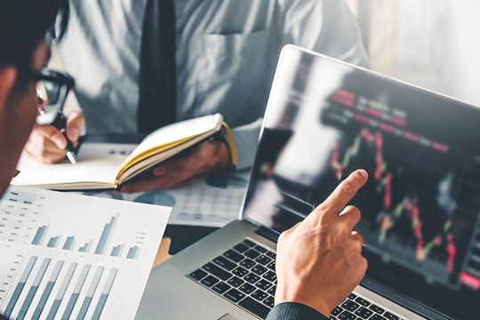 Hiệu suất quỹ đầu tư suy giảm, dòng tiền tiếp tục rút ròng