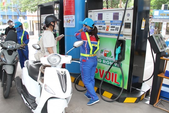 Sau hơn nửa năm thí điểm chuyển đổi từ xăng E5 sang E10, trải nghiệm của người dùng ra sao?