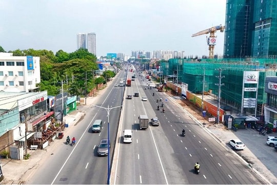 Tuyến đường đang mở rộng lên 60m được dự đoán sẽ trở thành một trong các đại lộ thương mại - dịch vụ sôi động bậc nhất TP. Hồ Chí Minh
