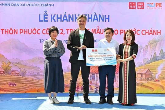UNIQLO xây điểm trường, tặng 3.000 trang phục tại Đà Nẵng