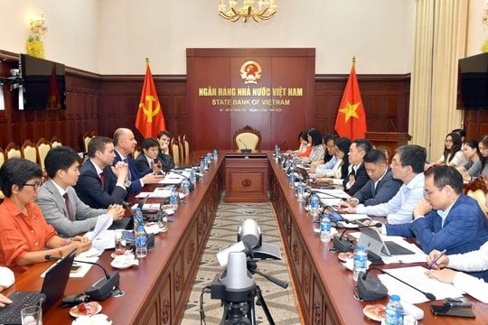 Phó Thống đốc Nguyễn Ngọc Cảnh làm việc với đoàn Cán bộ Quỹ Tiền tệ quốc tế