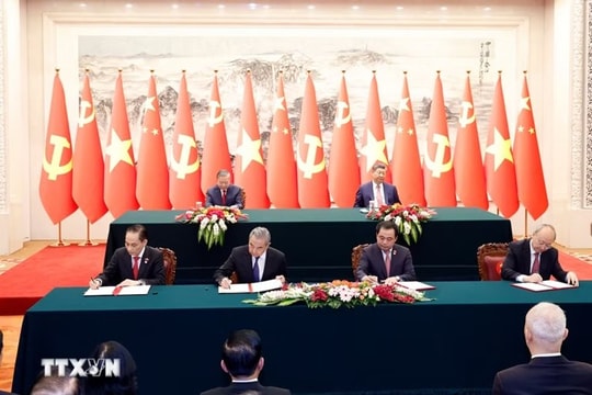 Việt Nam, Trung Quốc ký 32 văn kiện hợp tác trên nhiều lĩnh vực