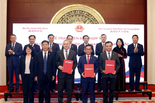 Vietjet và SPDB Financial Leasing ký kết thỏa thuận tài trợ thuê mua 10 tàu bay Comac
