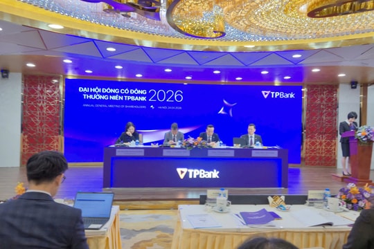 ĐHĐCĐ TPBank: Chủ tịch Đỗ Minh Phú đặt mục tiêu “lãi vạn tỷ đồng”, lập ngân hàng con tại VIFC