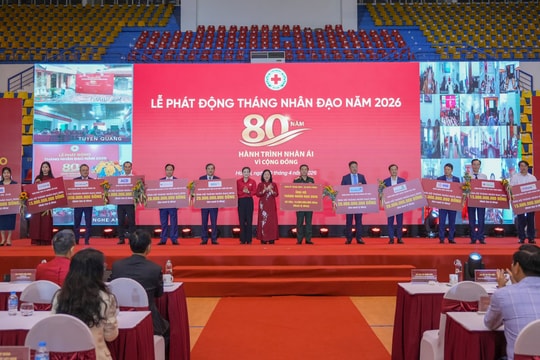 SACOMBANK trao 15 tỷ đồng hưởng ứng tháng nhân đạo 2026: “80 năm - hành trình nhân ái vì cộng đồng”