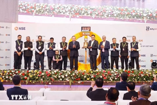 Tổng Bí thư, Chủ tịch nước Tô Lâm thăm Sàn giao dịch Chứng khoán Quốc gia Ấn Độ